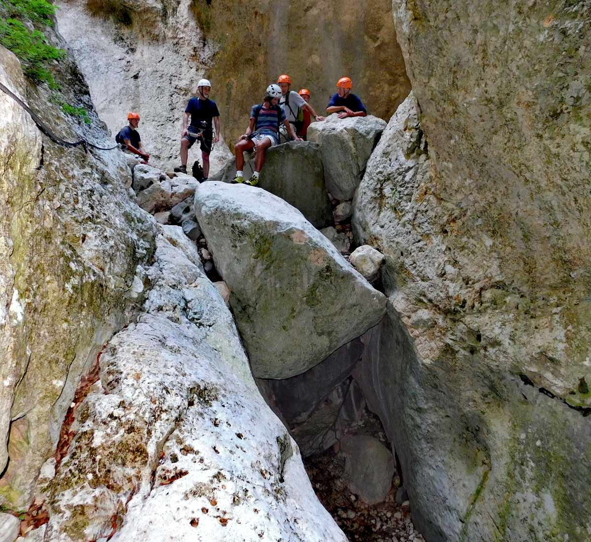 Canyoning-in-Sardegna-Codula-Fuili-percorrenza-nella-gola
